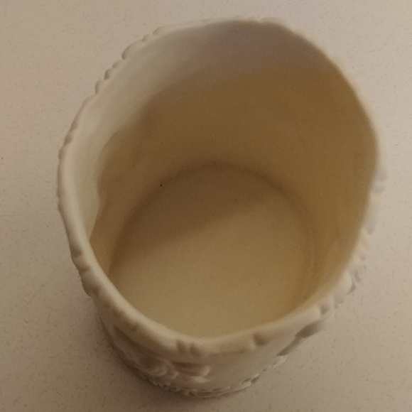 🎉2/$16 Cameo Vase Keepsake Makeup Brush Holder - Picture 4 of 4